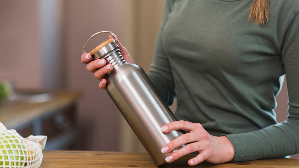 Stainless Steel Water Bottle Pros and Cons Explored [Buying Guide]